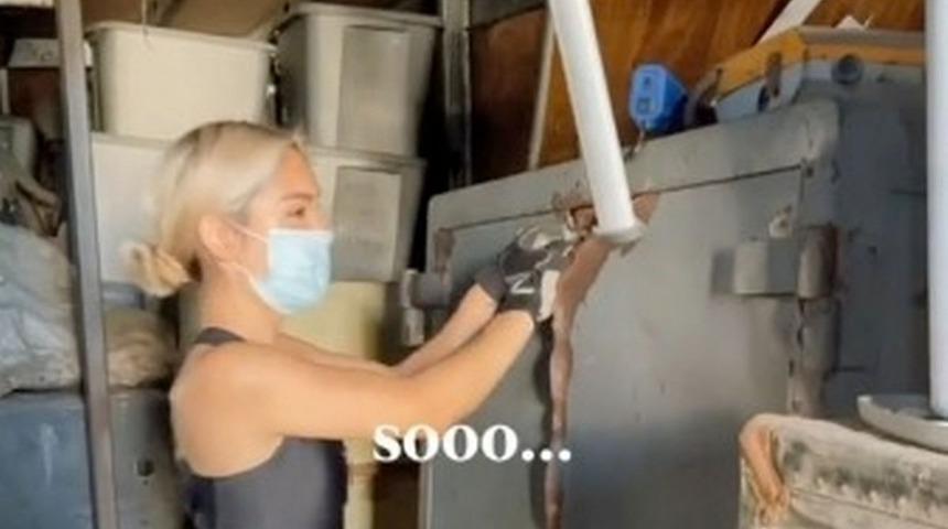 Açık arttırmada satın aldığı evde öyle bir şey buldu ki! Polisi aramak zorunda kaldı