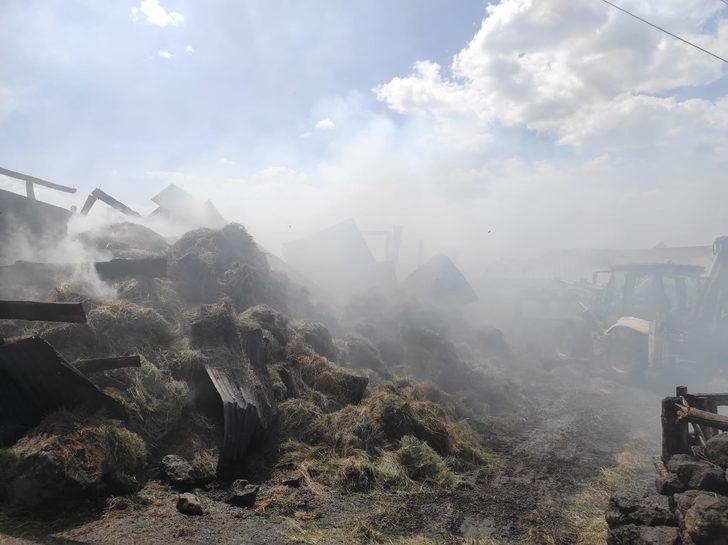 Ardahan'da çıkan yangında 1 ev ve 2 ahırda hasar oluştu G4