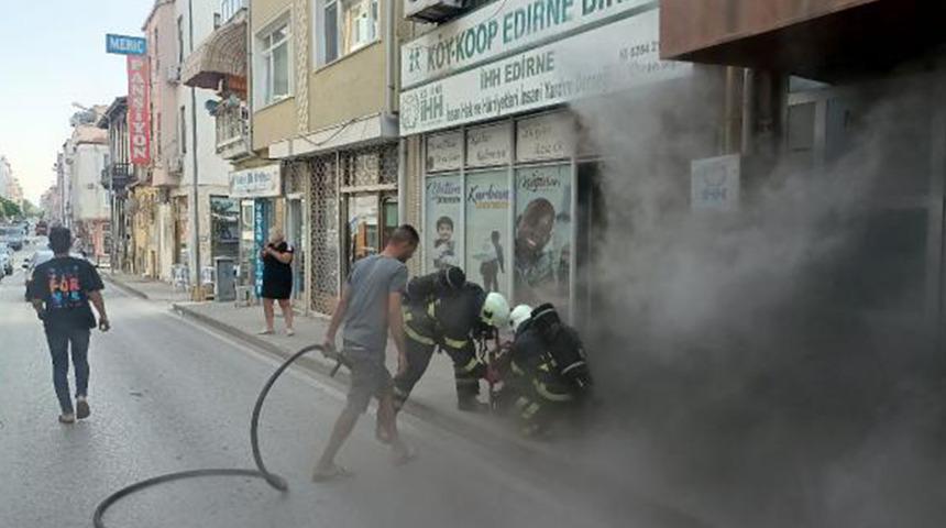 İHH yardım derneği binasında patlama! 'Birden ortalık karıştı'