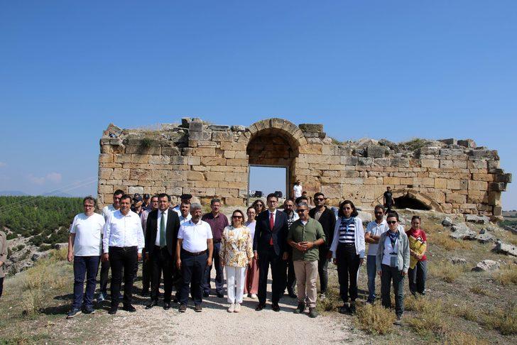 Kültür ve Turizm Bakan Yardımcısı Yavuz, Uşak'ta ziyaretlerde bulundu G2