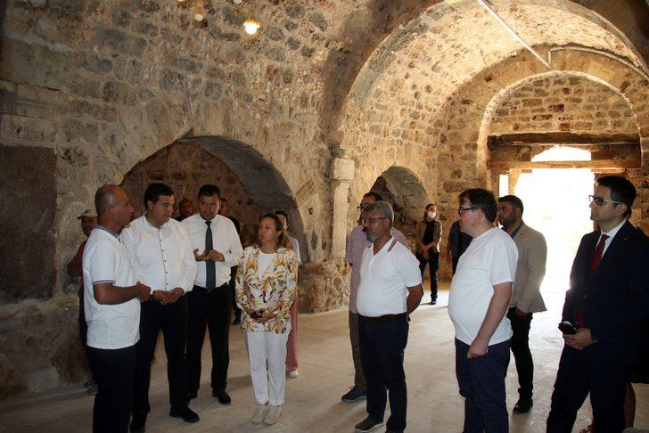 Kültür ve Turizm Bakan Yardımcısı Yavuz, Uşak'ta ziyaretlerde bulundu G4