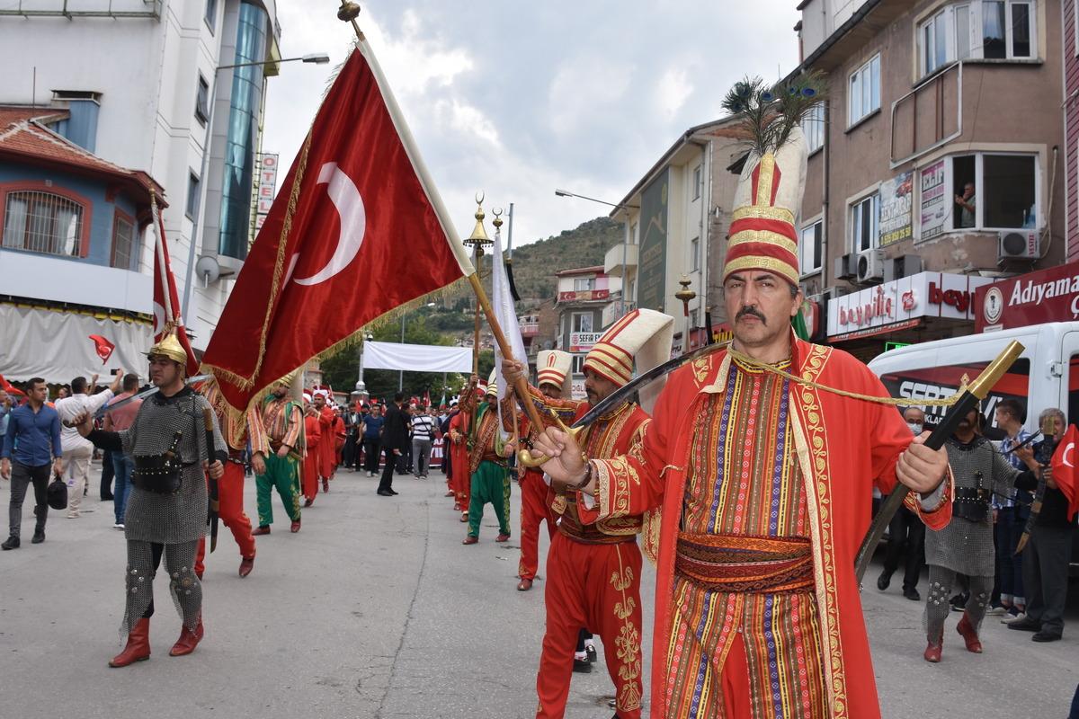 Afyonkarahisar'da B&uuml;y&uuml;k Taarruz'un 100. yılında "Zafer Halk Y&uuml;r&uuml;y&uuml;ş&uuml;" d&uuml;zenlendi