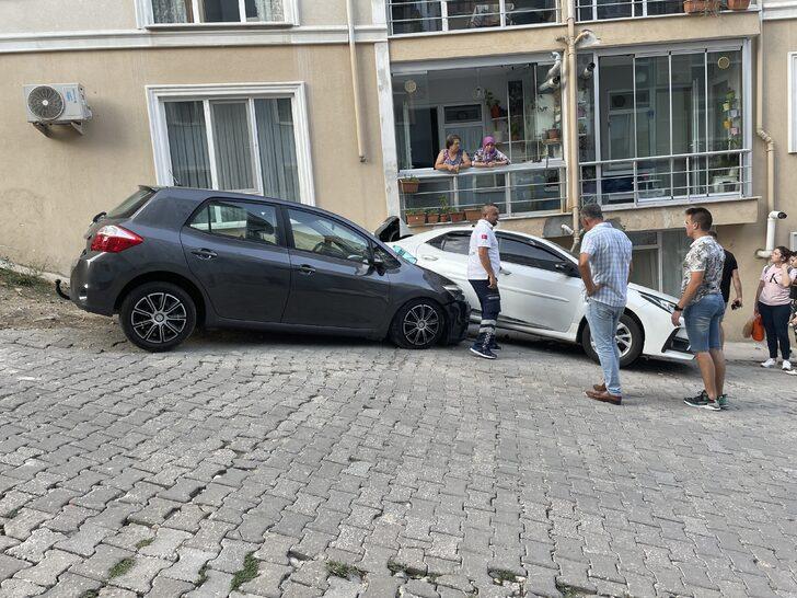 Kendiliğinden hareket eden otomobilini durdurmak isteyen sürücü yaralandı G3