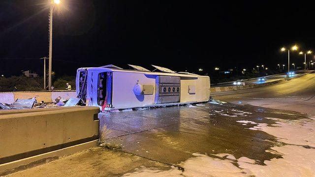 GÜNCELLEME - Hatay'da yolcu otobüsünün devrilmesi sonucu 40 kişi yaralandı