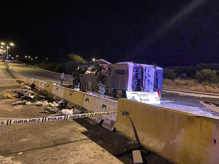 GÜNCELLEME - Hatay'da yolcu otobüsünün devrilmesi sonucu 40 kişi yaralandı G3