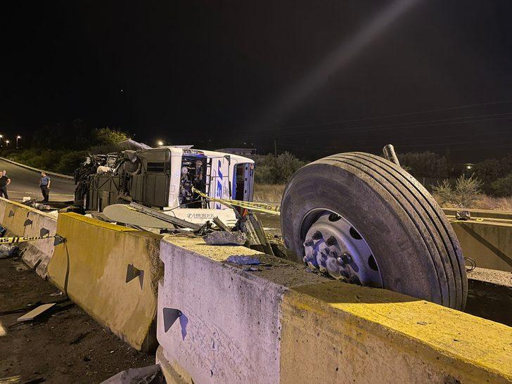 GÜNCELLEME - Hatay'da yolcu otobüsünün devrilmesi sonucu 40 kişi yaralandı G5