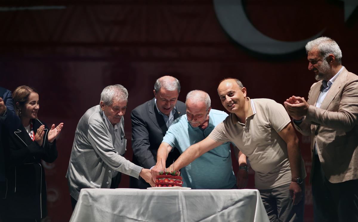 AK Parti İstanbul'dan "Kahramanları Anma ve Zafer Gecesi" programı