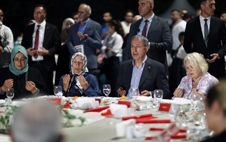 AK Parti İstanbul'dan "Kahramanları Anma ve Zafer Gecesi" programı G2