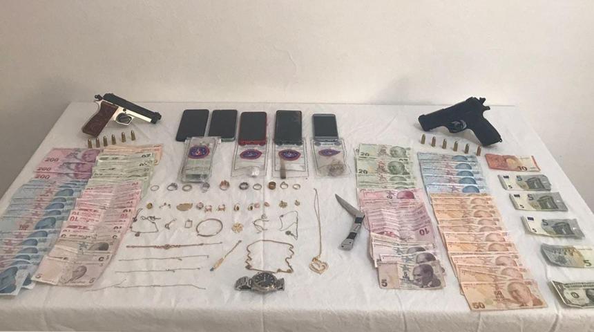 Muğla'da evlerden hırsızlık yaptıkları iddiasıyla 5 şüpheli yakalandı
