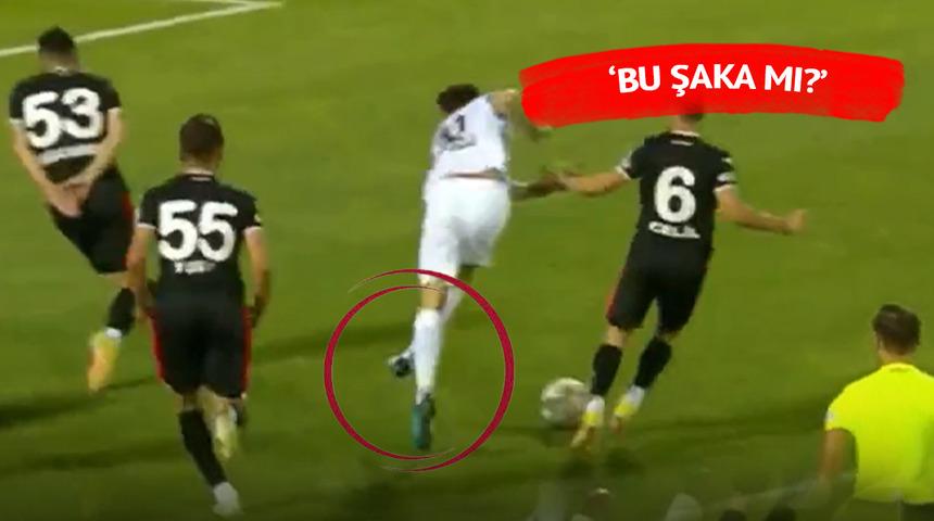 İzleyenler inanamadı! Erzurumspor Samsunspor maçında ilginç an... "Bu pozisyon şaka mı?"