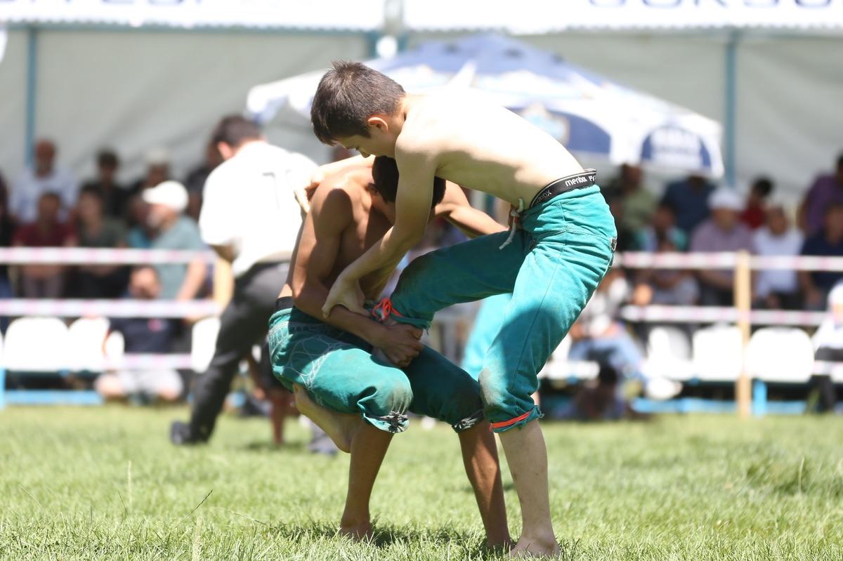 Kahramanmaraş'ta 40. G&ouml;ksun Karakucak G&uuml;reş Festivali d&uuml;zenlendi
