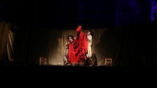 19. Uluslararası Gümüşlük Müzik Festivali'nde Şatonun Altında tiyatro oyunu sahnelendi