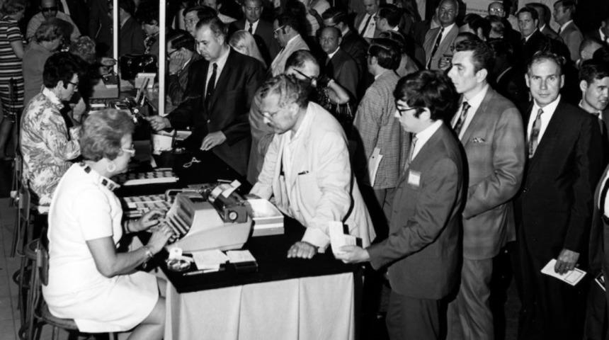 Zaman Makinesine Binmeye Hazır Mısın; ‘CES 2016 Ve 1967’den 2015’e Uzanan Teknoloji’