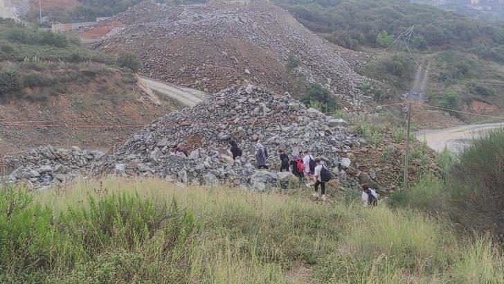TEM'de arıza yaptı, gerisini kimse beklemiyordu! Kamyonetin kasasından fırlayıp koşarak kaçtılar G4