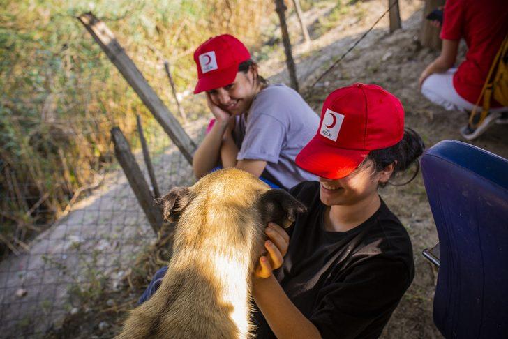 Gençler Türk Kızılayın Tarım ve Üretim Kampı'nda buluştu G3