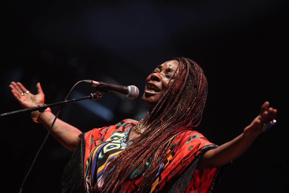 İspanyol sanat&ccedil;ı Buika İstanbul'da konser verdi