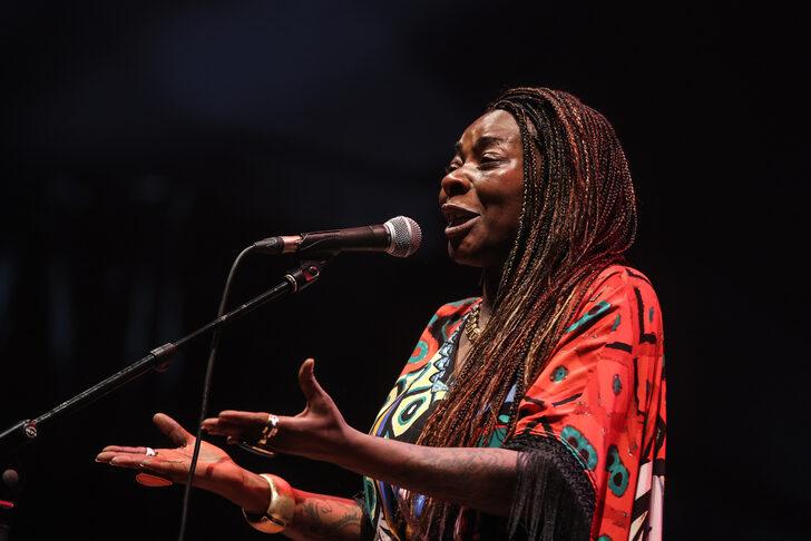 İspanyol sanatçı Buika İstanbul'da konser verdi G4