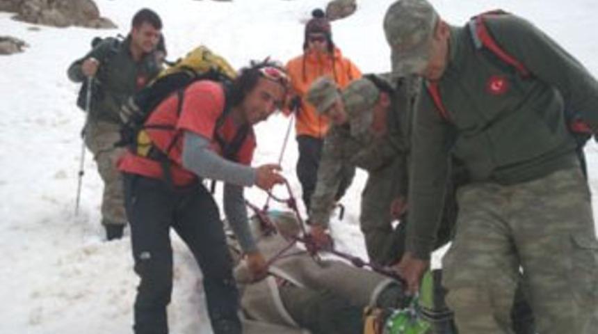 Turistlerin yardımına Mehmet&ccedil;ik koştu