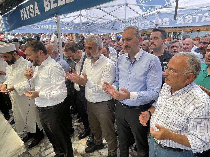 AK Parti İstanbul İl Başkanı Kabaktepe'nin annesi Ordu'da son yolculuğuna uğurlandı G5