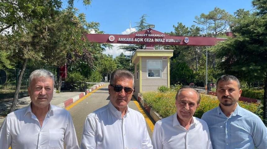 Mustafa Sarıgül'den Ümit Özdağ'a: Siyasilerin muhatabı siyasilerdir