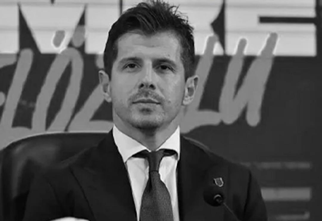 Emre Bel&ouml;zoğlu'ndan itiraflar: Aziz Yıldırım beni odasından kovdu! 