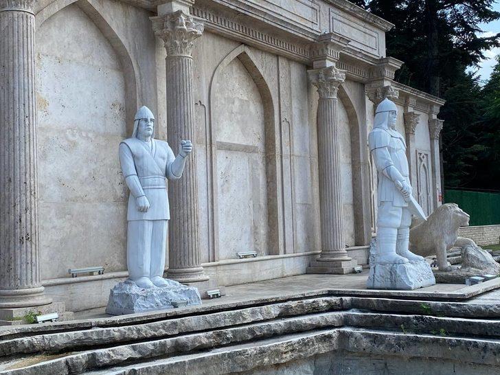 Düzce'de asker heykelinin kaybolan mızrağının bulunması için çalışma başlatıldı G2