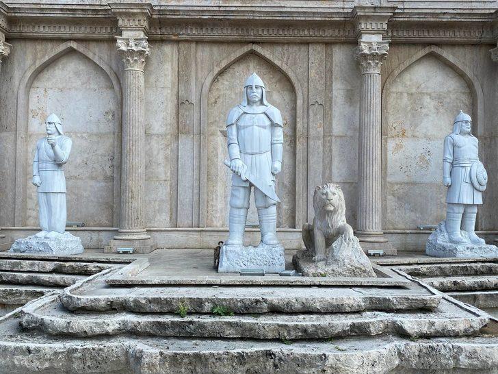 Düzce'de asker heykelinin kaybolan mızrağının bulunması için çalışma başlatıldı G4