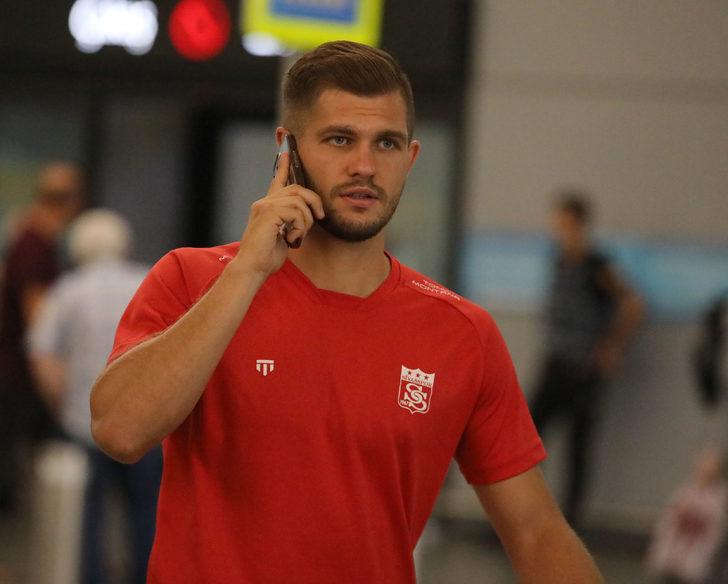 Sivasspor, Beşiktaş maçı için İstanbul'a gitti G4