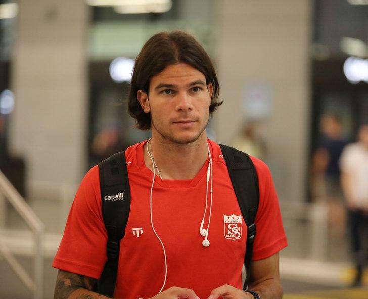 Sivasspor, Beşiktaş maçı için İstanbul'a gitti G5