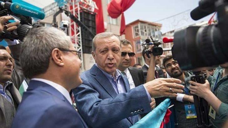 Cumhurbaşkanı Recep Tayyip Erdoğan mitingi bırakıp yanına gitti