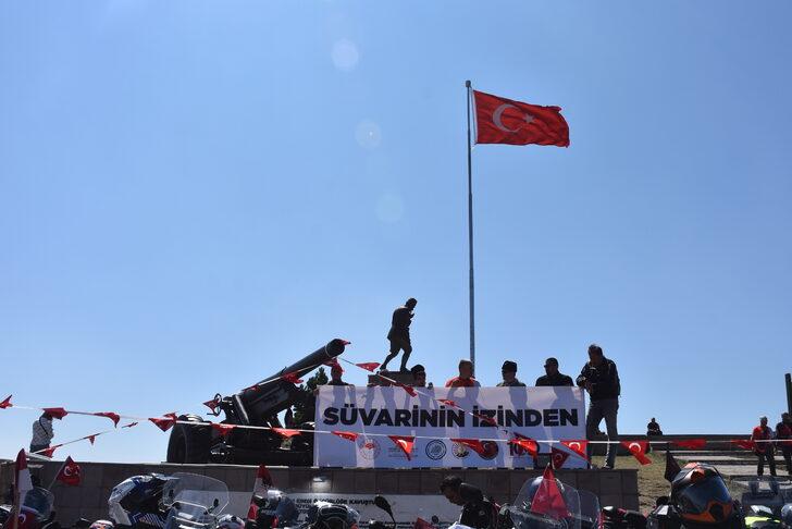 Motosikletliler Büyük Taarruz'un yıl dönümü etkinliği için Kocatepe'den yola çıktı G3