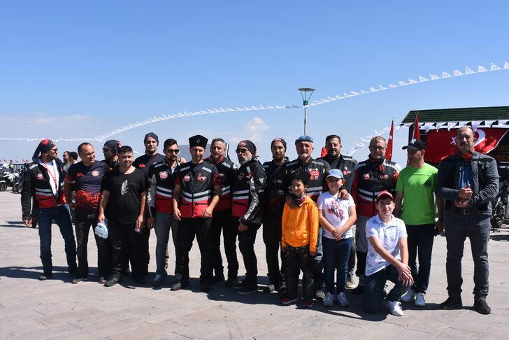 Motosikletliler Büyük Taarruz'un yıl dönümü etkinliği için Kocatepe'den yola çıktı G4