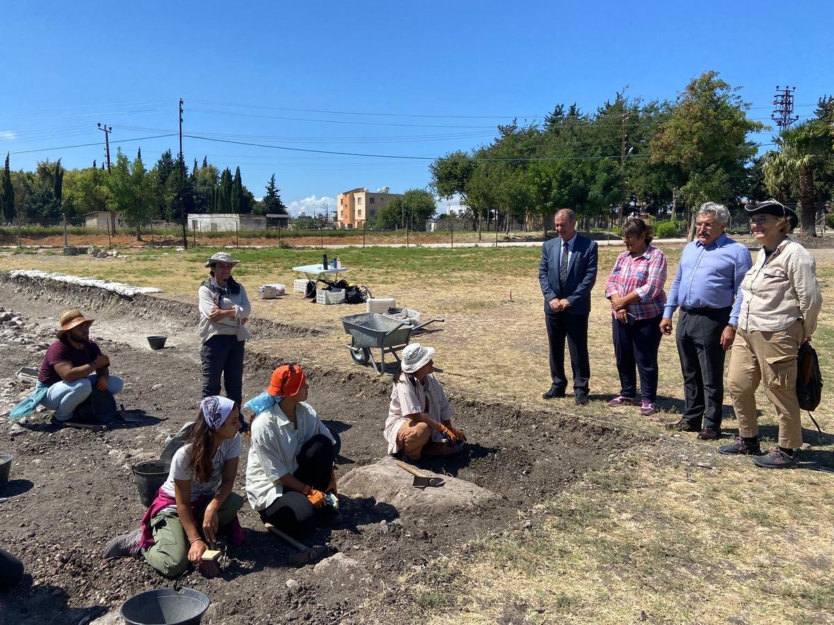 Hatay'da antik hipodromdaki kazı &ccedil;alışmaları s&uuml;r&uuml;yor