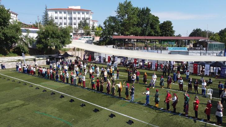 Kütahya'da geleneksel okçular Zafer Kupası için yarıştı G1