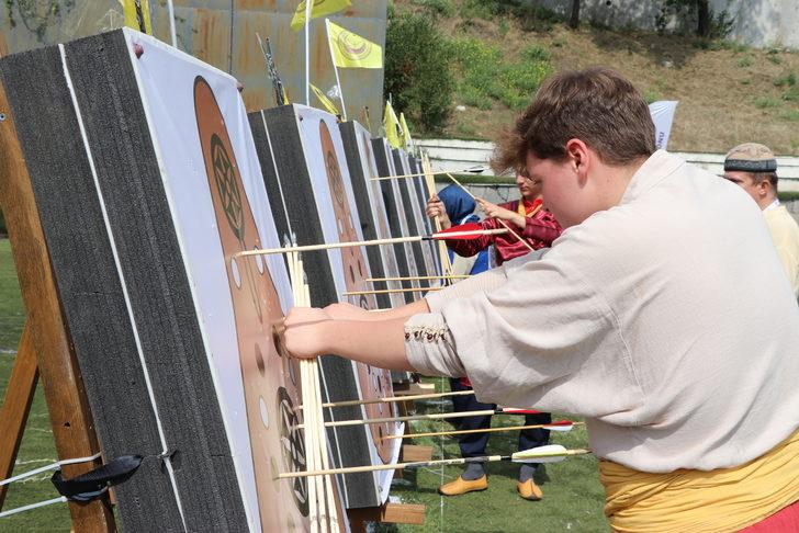 Kütahya'da geleneksel okçular Zafer Kupası için yarıştı G5