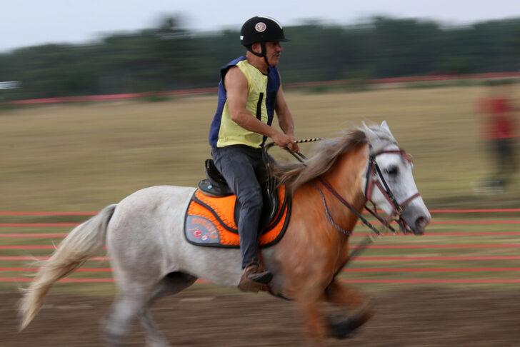 Kastamonu'da 31. Geleneksel Atatürk ve İstiklal Kupası At Yarışları düzenlendi G2