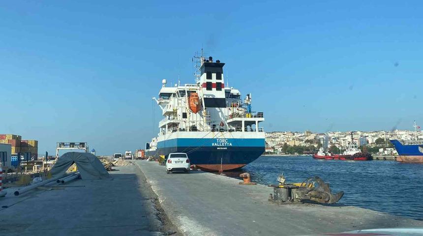 Bandırma'da geminin buhar kazanı patladı: 2 işçi yaralandı