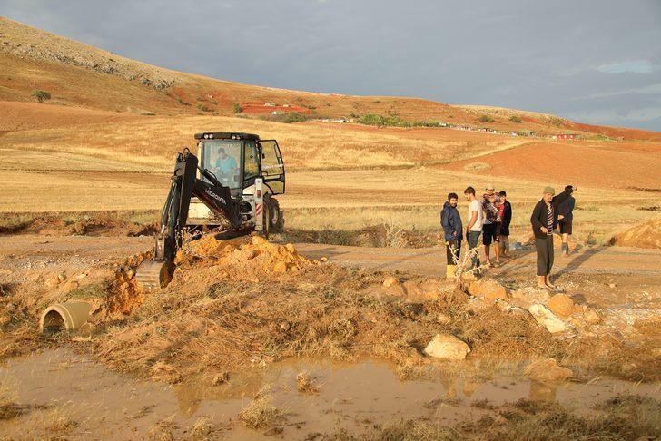 Çubuk'ta sağanak nedeniyle su baskınları yaşandı G3