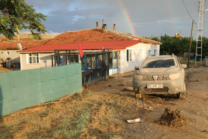 Çubuk'ta sağanak nedeniyle su baskınları yaşandı G4