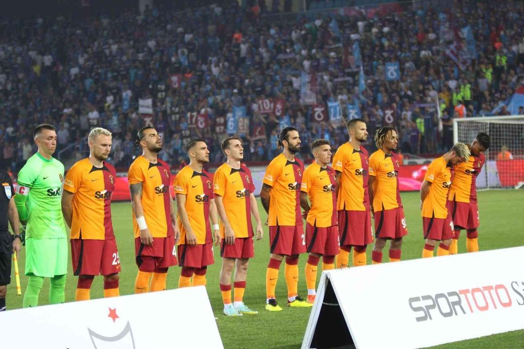 Son dakika: Okan Buruk tek kalemde sildi! Galatasaray'da kadro dışı kararı...