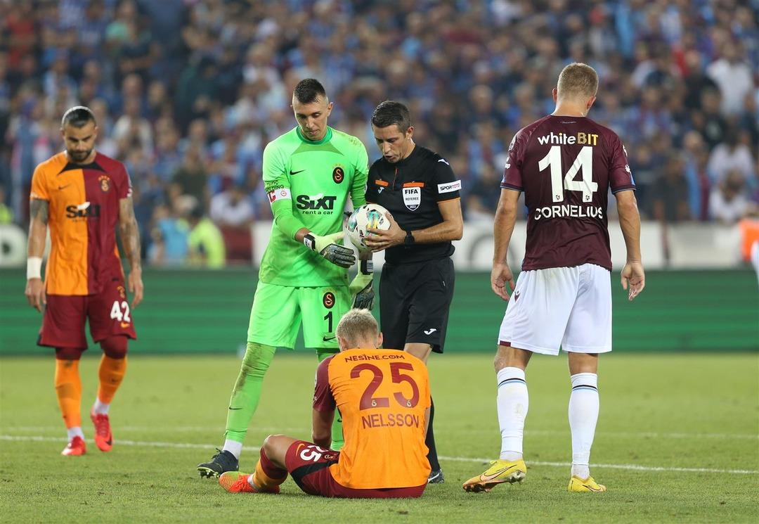 Son dakika: O detay ma&ccedil; sonunda ortaya &ccedil;ıktı! Trabzonspor - Galatasaray derbisinde penaltı tartışması...