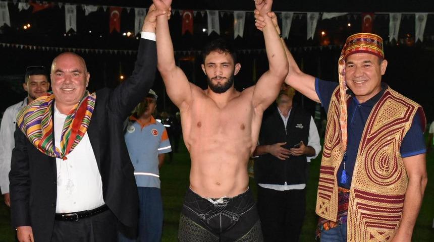 Adana 537. Kızıldağ Karakucak Güreşleri'nde İbrahim Çiftçi başpehlivan oldu