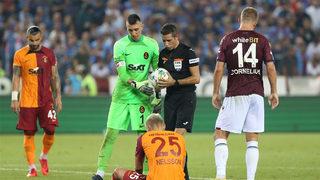 Muslera'dan Muhammet Taha Tepe'ye maç sonunda tebrik!