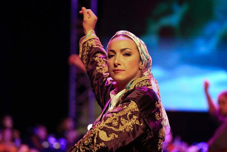 Uşak'ta "Zafer Yolu 100. Yıl Son Söz" gösterisi yapıldı G1