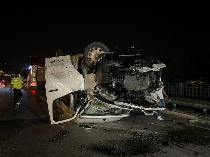 Bursa'da devrilen minibüsün sürücüsü yaralandı G2