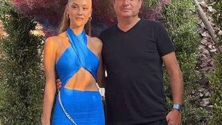 Oğuzhan Koç ve Demet Özdemir'in düğününe katılan Acun Ilıcalı'nın sevgilisi Ayça Çağla Altunkaya'nın tarzı dikkat çekti