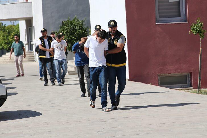 Adana'da metruk evde erkek cesedi bulunmasıyla ilgili 3 kişi tutuklandı G2