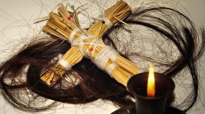 T&uuml;yler &uuml;rperten dolandırıcılık: İnsanlara 'adet kanı bile' i&ccedil;iriyorlar