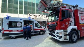 Düzce'de evde mahsur kalınca panik atak geçiren kadını itfaiye kurtardı