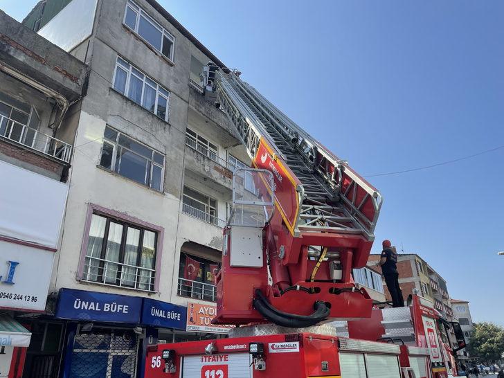 Düzce'de evde mahsur kalınca panik atak geçiren kadını itfaiye kurtardı G3